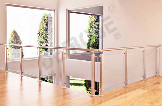護(hù)欄欄桿定制什么廠家的設(shè)計(jì)更多樣化
