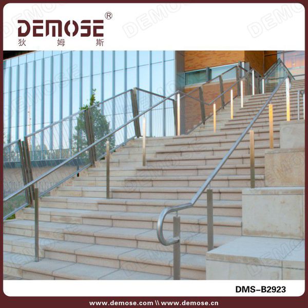 3 樓梯不銹鋼扶手護(hù)欄