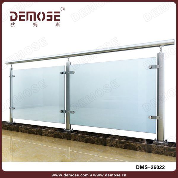 1 商場走廊不銹鋼欄桿