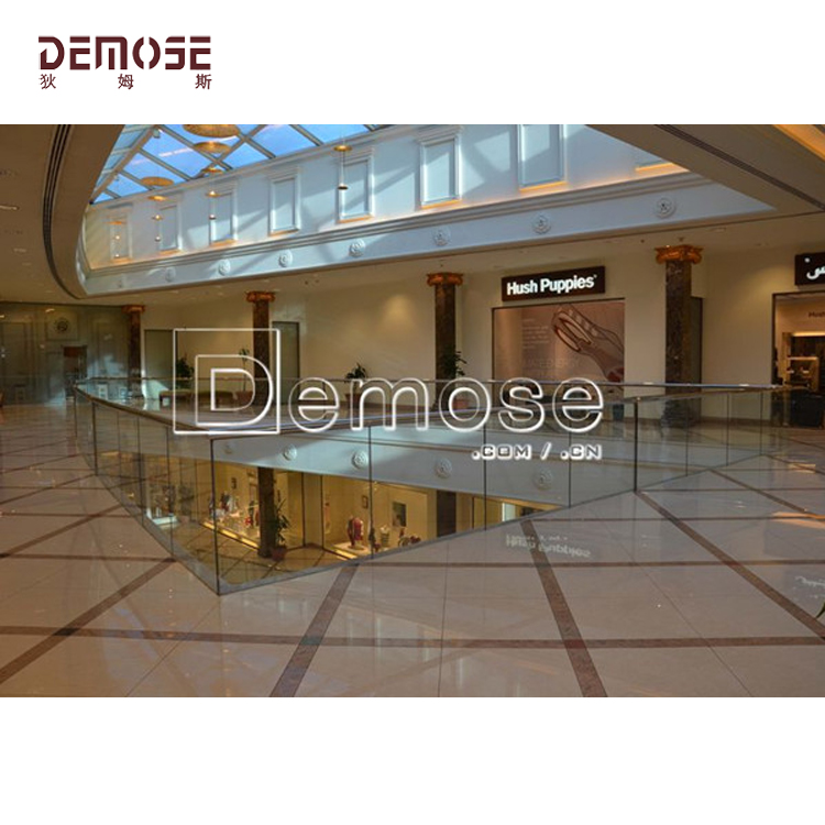 沙特利雅得時尚玻璃欄桿工程