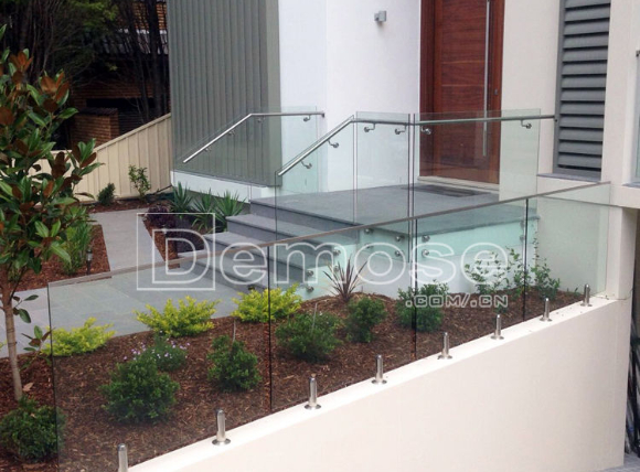 不銹鋼玻璃欄桿 不銹鋼玻璃欄桿