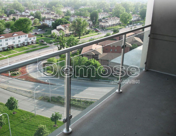 不銹鋼玻璃欄桿 不銹鋼玻璃欄桿