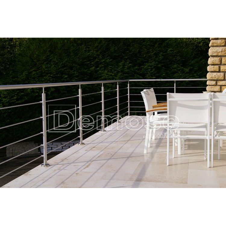 為什么不銹鋼欄桿護欄在現(xiàn)代建筑這么受歡迎？