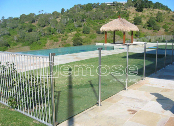 不銹鋼玻璃欄桿的設(shè)計靈感與創(chuàng)意