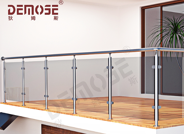 陽臺玻璃護欄如何適應(yīng)不同的家庭環(huán)境？