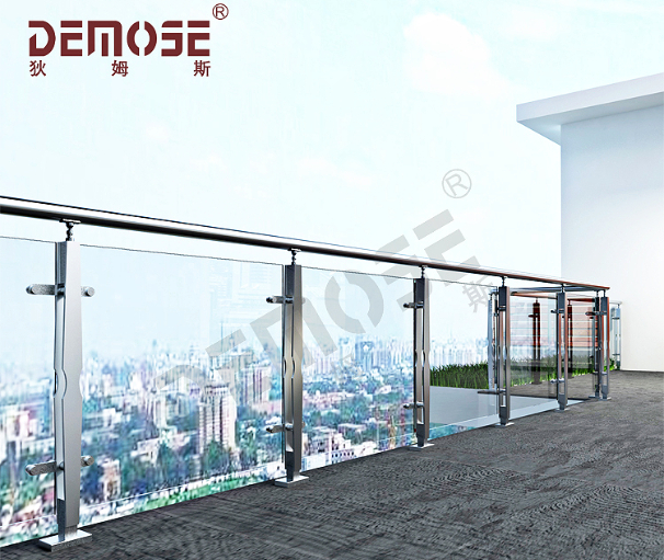 陽臺玻璃欄桿圖片 陽臺玻璃欄桿圖片