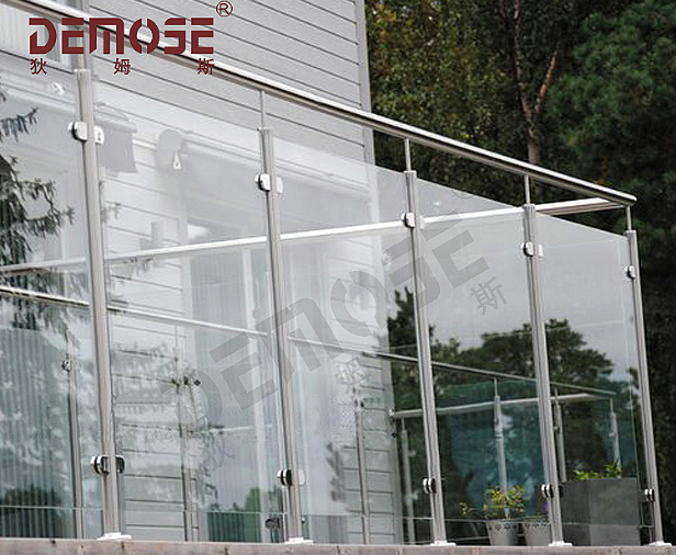 陽臺護欄哪種材料好用？