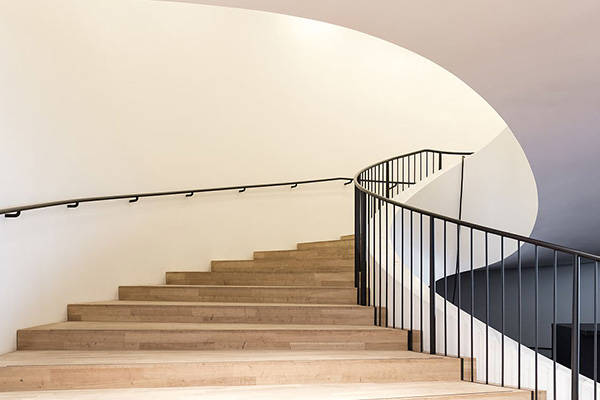 ?樓梯扶手如何選擇？四大材質優缺點全解析，看完秒懂不踩坑！?