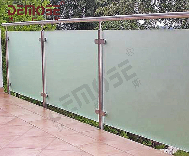 釋放玻璃欄桿的魔力: 一場設計革命