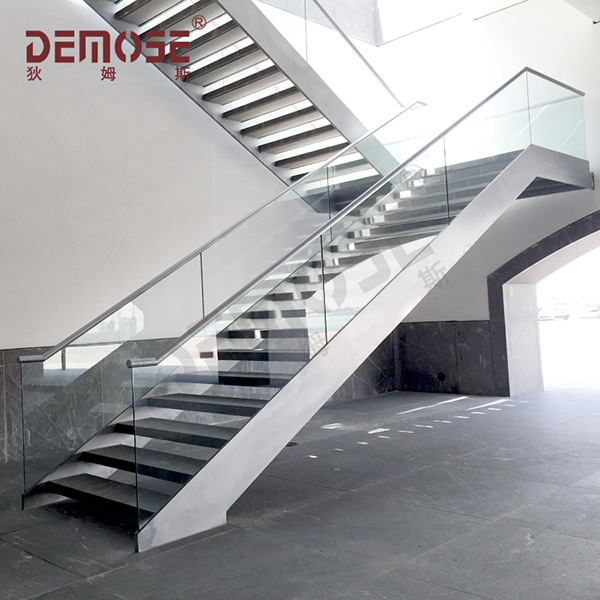 樓梯扶手高度規范要求？樓梯扶手高度標準尺寸