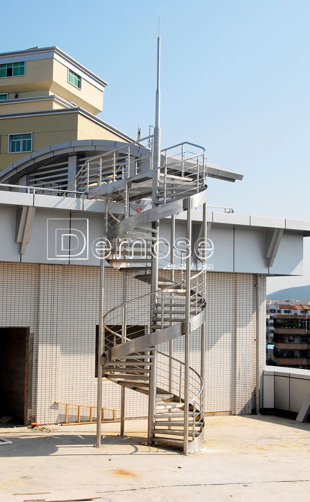 螺旋樓梯設(shè)計(jì)指南：尺寸計(jì)算與安全美學(xué)平衡