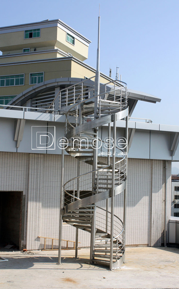 螺旋樓梯設計指南:尺寸計算與安全美學平衡